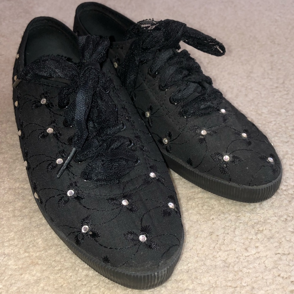 American Eagle Sneakers